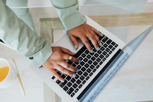 How is smartphone AI technology evolving in the UK?